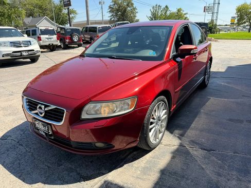 Used 2011 Volvo S40 T5 w/ Climate Pkg FWD image 4