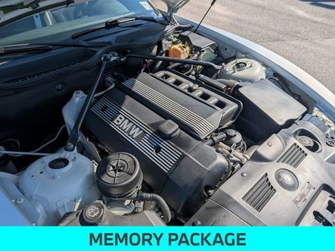 Used 2004 BMW Z4 2.5i image 12