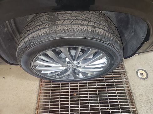 Certified 2025 Buick Enclave Avenir w/ Super Cruise Package image 12