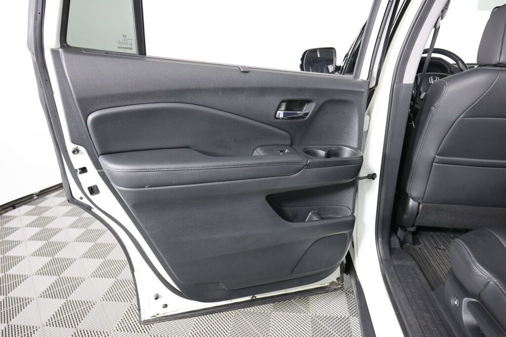 Used 2017 Honda Pilot Touring image 17