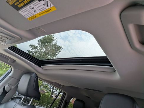 Used 2026 Toyota Highlander XLE AWD/4WD image 10