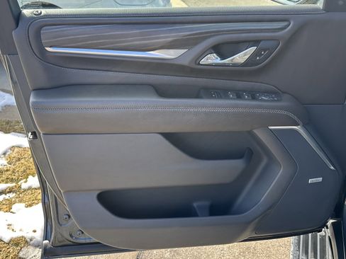 Used 2021 GMC Yukon Denali w/ Denali Premium Package image 17