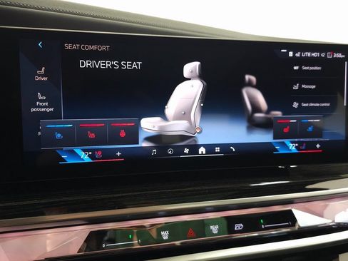 Used 2026 BMW 750e xDrive w/ Luxury Rear Seating Package AWD/4WD image 23