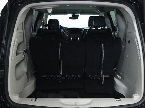 Used 2024 Chrysler Pacifica Touring-L image 30