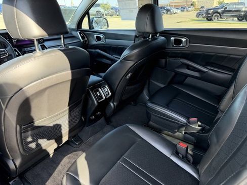 Used 2023 Kia Sorento SX image 22