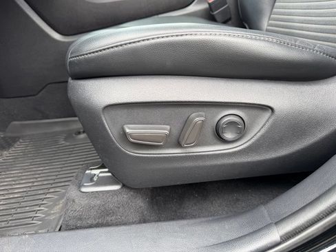 Used 2021 Toyota Highlander XSE AWD/4WD image 14