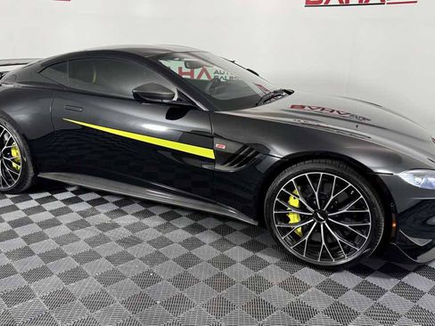 Used 2022 Aston Martin V8 Vantage Coupe RWD image 9