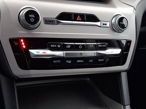 Certified 2023 Ford Explorer XLT image 15