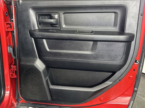 Used 2018 RAM 2500 Tradesman w/ Chrome Appearance Group image 35