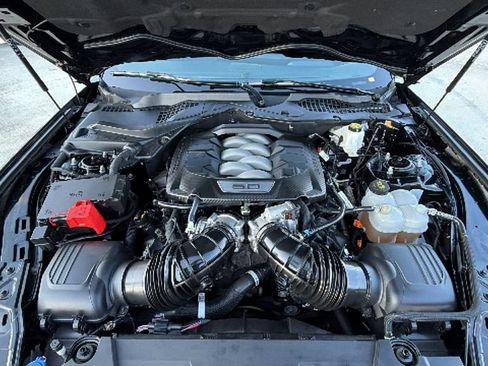 Used 2025 Ford Mustang GT Premium RWD image 33