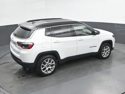 Used 2025 Jeep Compass Limited AWD/4WD image 30