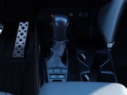 Used 2025 Toyota Camry SE image 26