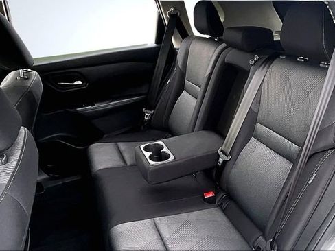 Used 2024 Nissan Rogue SV image 21