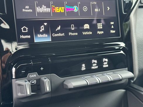 New 2026 RAM 1500 4x4 Crew Cab image 19