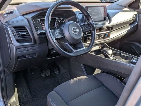 Used 2023 Nissan Rogue S image 10