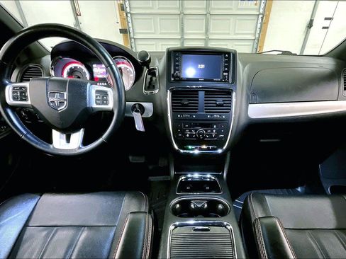 Used 2019 Dodge Grand Caravan GT image 14