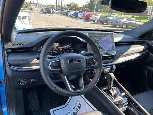 Used 2024 Jeep Compass Trailhawk w/ Trailhawk Convenience Group image 24