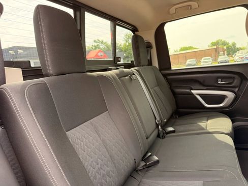 Used 2018 Nissan Titan SV w/ SV Convenience Package RWD image 28