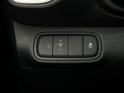 Used 2025 Hyundai Venue SEL image 22