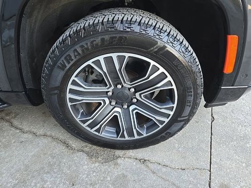 Used 2024 Jeep Wagoneer Series II image 26