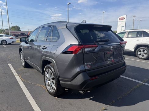 Used 2023 Toyota RAV4 XLE Premium FWD image 5