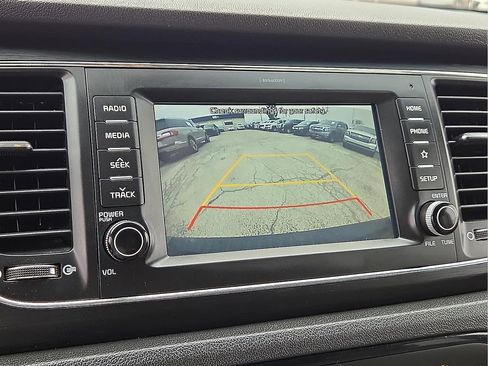 Used 2021 Kia Sedona EX FWD image 18