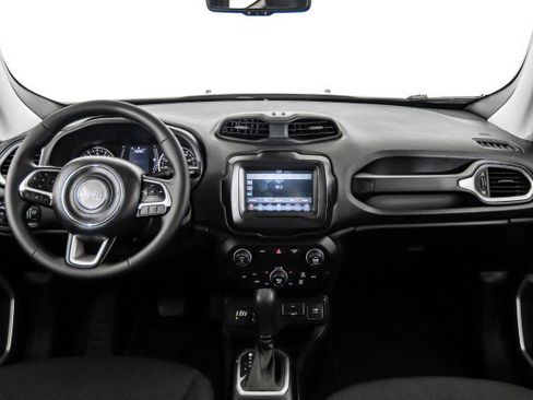 Used 2019 Jeep Renegade Latitude w/ Popular Equipment Group image 12