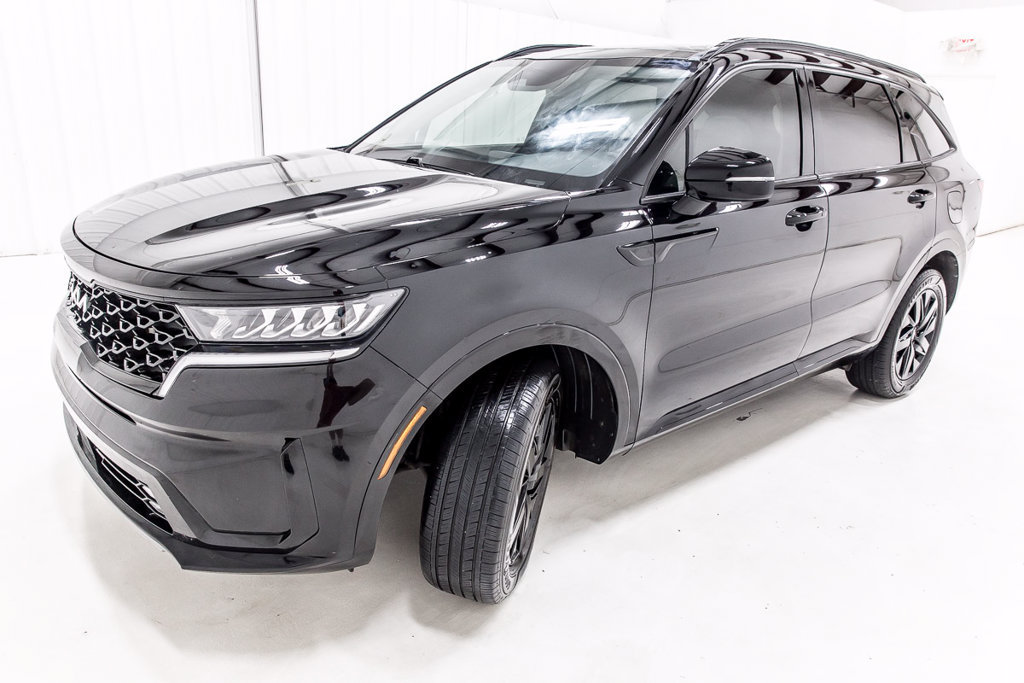 Used 2023 Kia Sorento EX w/ Panoramic Sunroof Package FWD image 2