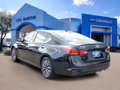 Used 2024 Nissan Altima 2.5 SV