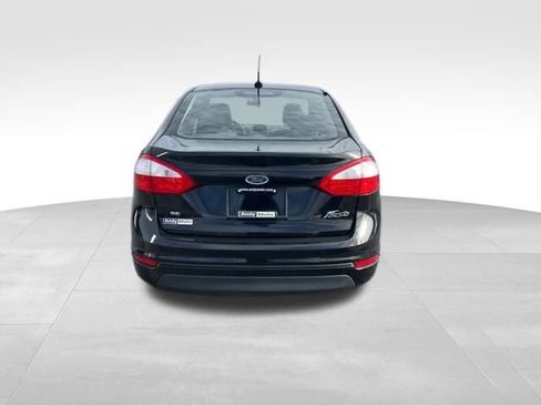 Used 2017 Ford Fiesta SE image 6