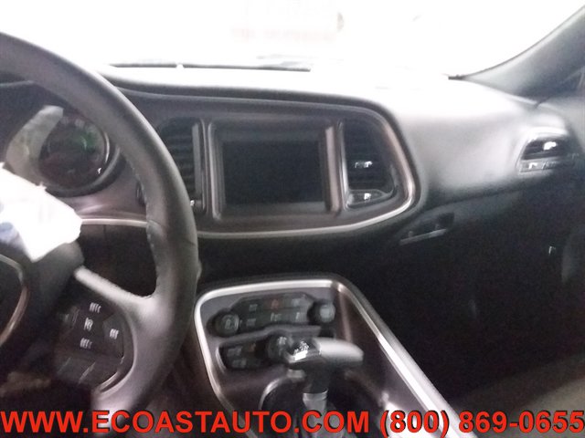 Used 2018 Dodge Challenger SXT w/ Blacktop Package RWD image 9