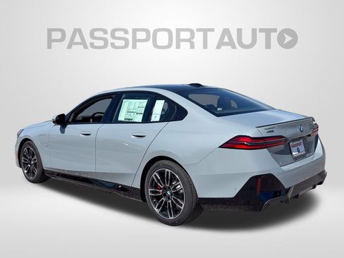 New 2027 BMW 550e xDrive AWD/4WD image 3
