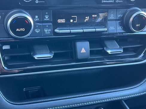 Certified 2022 Toyota Highlander XLE image 22