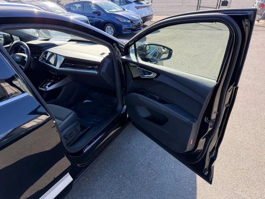 Used 2023 Audi Q4 e-tron Premium Plus AWD/4WD image 32