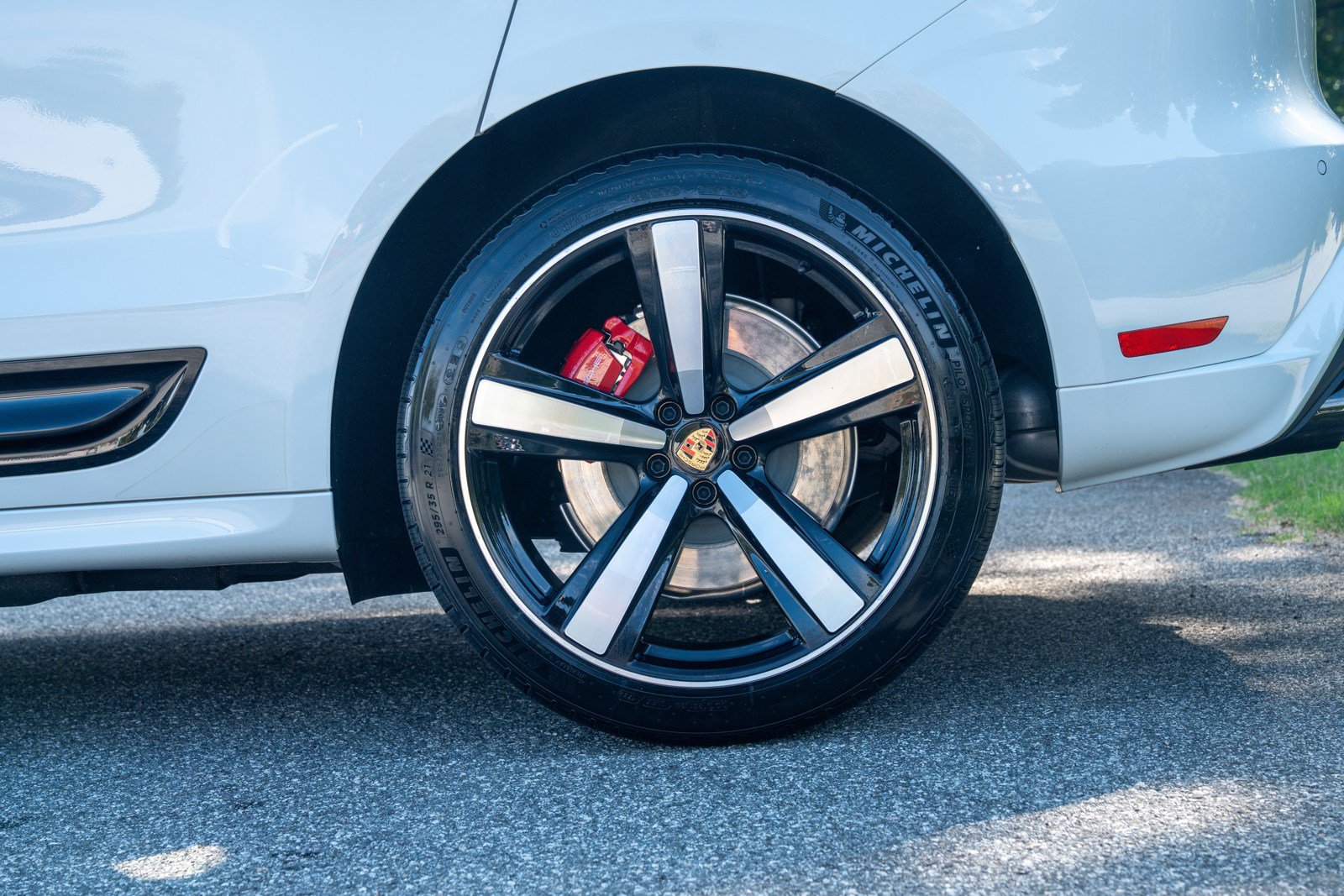 Certified 2024 Porsche Macan GTS AWD/4WD image 12