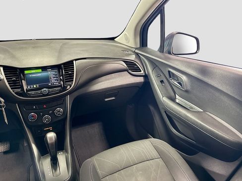 Used 2019 Chevrolet Trax LT FWD image 23
