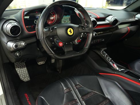 Used 2019 Ferrari 812 Superfast RWD image 9