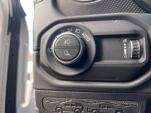 New 2025 Jeep Gladiator Rubicon w/ Convenience Group image 12