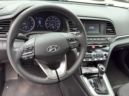 Used 2020 Hyundai Elantra SE w/ Cargo Package (C1) FWD image 13
