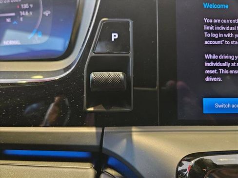 Used 2025 Porsche Panamera 4 image 12