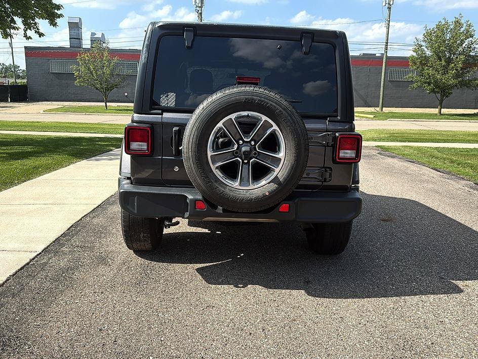 Used 2020 Jeep Wrangler Unlimited Sahara AWD/4WD image 6