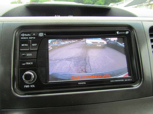 Used 2013 Toyota Sienna XLE FWD image 31