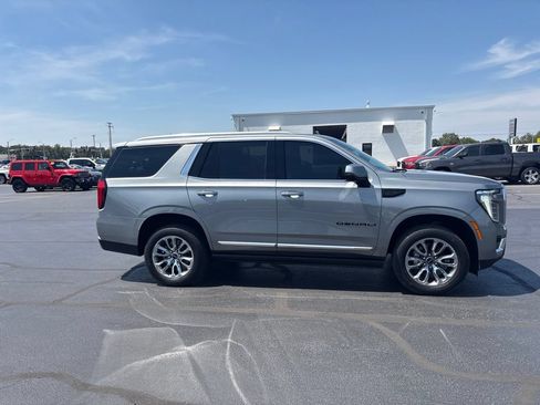 Used 2026 GMC Yukon Denali w/ Sun & Power Step Package AWD/4WD image 10
