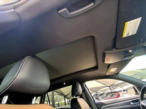 Used 2021 Volkswagen Atlas Cross Sport SEL Premium image 12