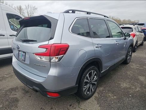 Used 2023 Subaru Forester Limited image 3