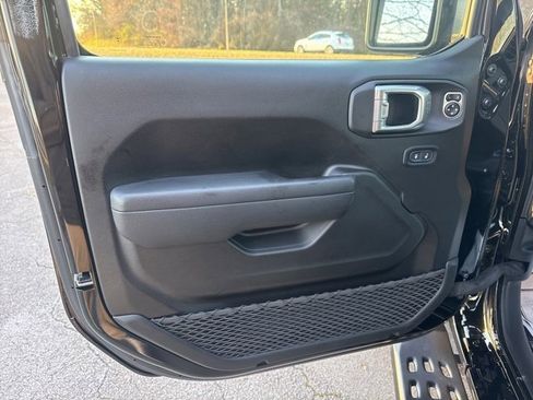 Used 2023 Jeep Gladiator Mojave image 14