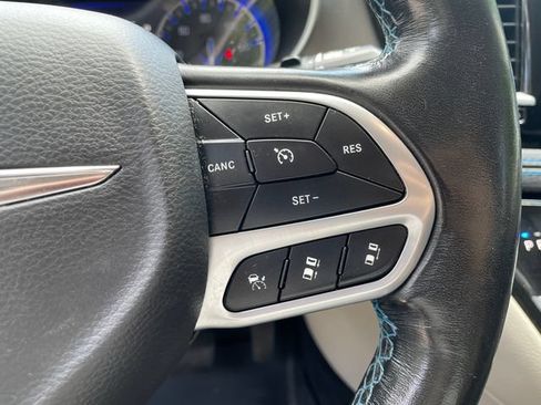 Used 2021 Chrysler Pacifica Touring w/ Cold Weather Group AWD/4WD image 32