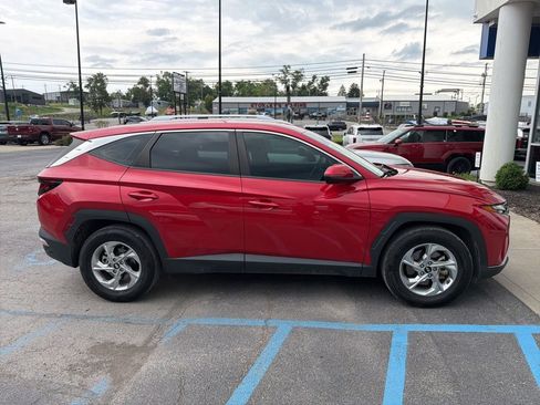 Used 2022 Hyundai Tucson SE FWD image 2