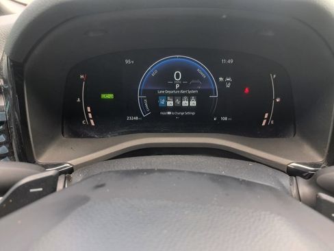 Used 2025 Toyota Camry SE w/ Convenience Package FWD image 11