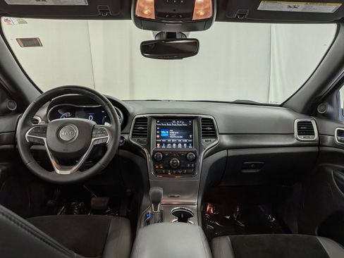 Used 2017 Jeep Grand Cherokee Altitude AWD/4WD image 13